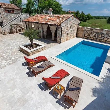Family Friendly House With A Swimming Pool - 26951 Vila Marčana