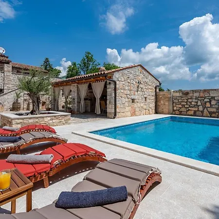 Family Friendly House With A Swimming Pool - 26951 Vila *