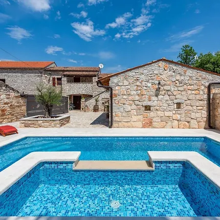 Family Friendly House With A Swimming Pool - 26951 Vila Marčana