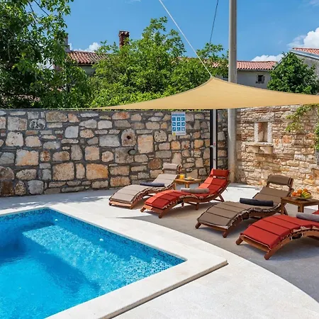 Family Friendly House With A Swimming Pool - 26951 Vila *