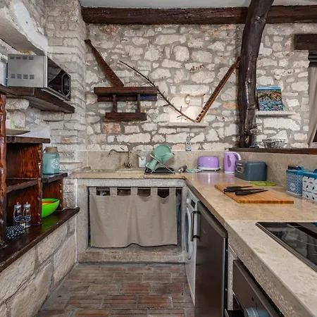 Family Friendly House With A Swimming Pool - 26951 Vila Marčana