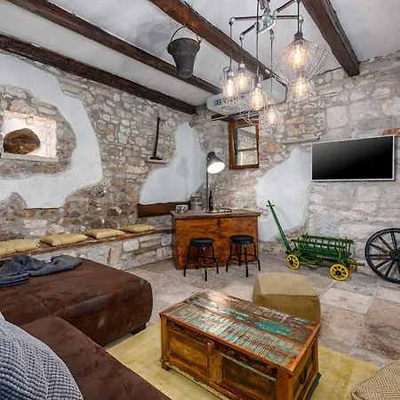 Vila Family Friendly House With A Swimming Pool - 26951 Marčana